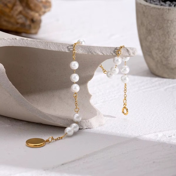 18K Gold Plated - Faux Pearl Bracelet - Picture 4 of 4